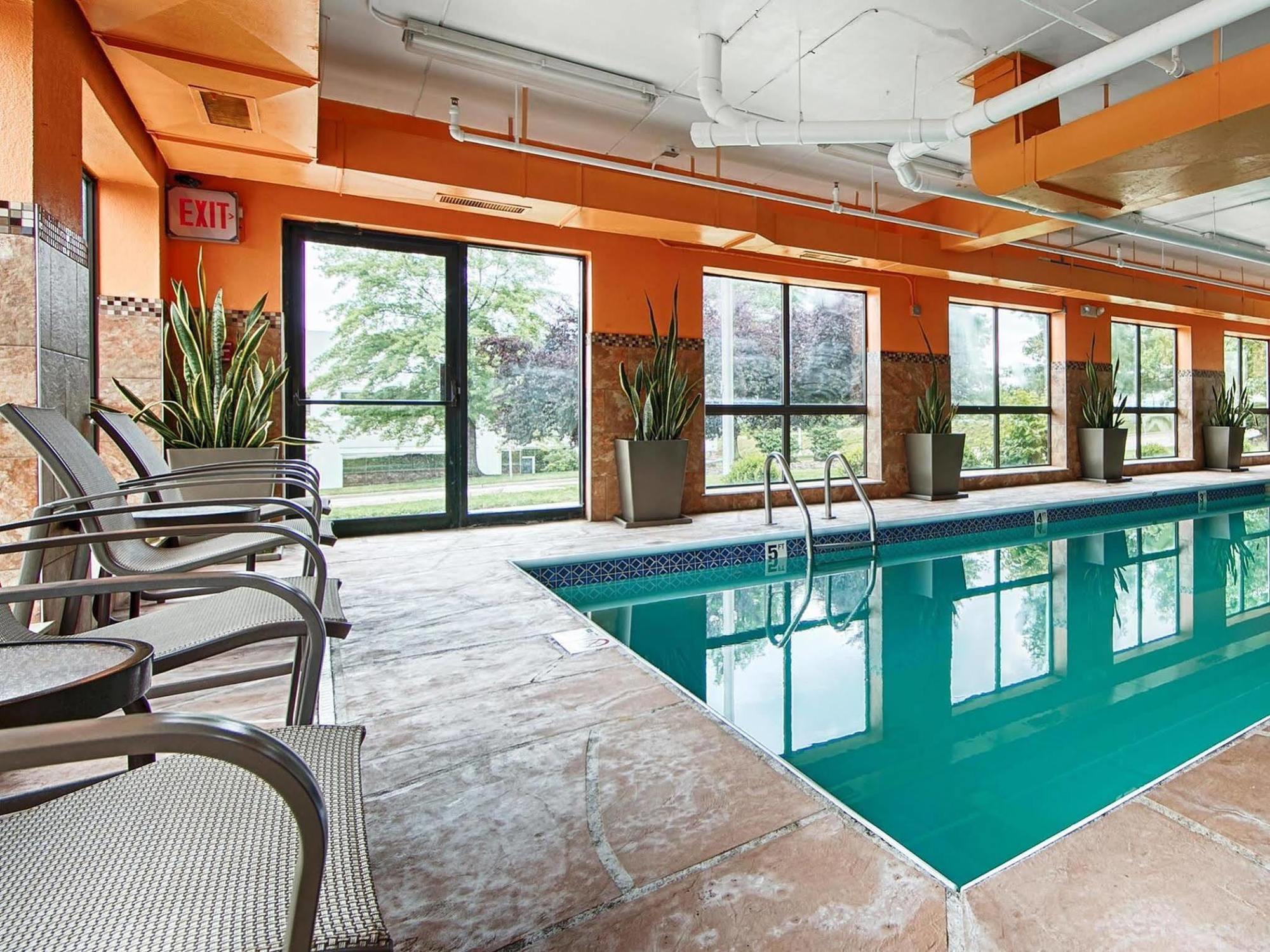 Comfort Inn & Suites Copley Akron Eksteriør billede