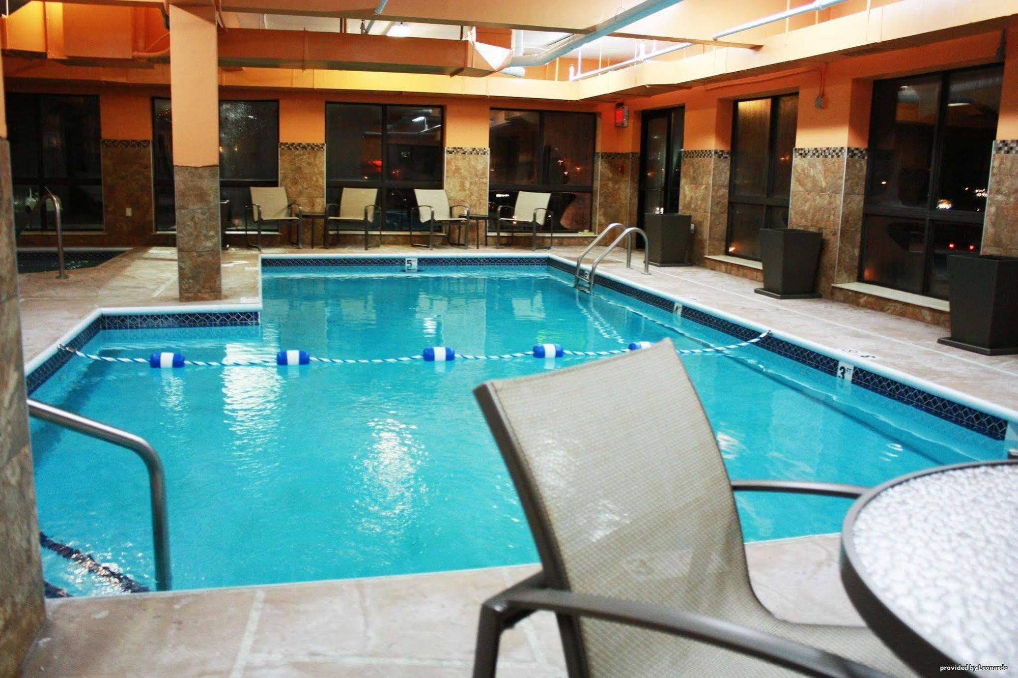 Comfort Inn & Suites Copley Akron Eksteriør billede